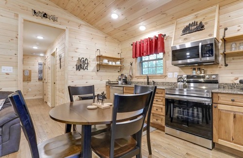 Harrisonville Cabin | WATERFRONT CABIN PRIVATE BEACH HOT TUB FIRE RING FISH HIKE KAYAK