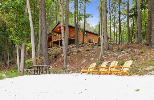 Harrisonville Cabin | WATERFRONT CABIN PRIVATE BEACH HOT TUB FIRE RING FISH HIKE KAYAK
