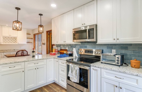 Tuscarora Cottage | Waterfront Cabin on 32 Acres in Leesburg!