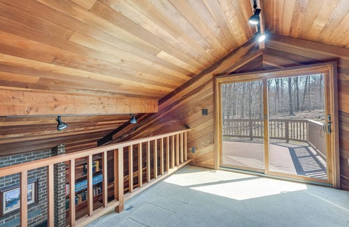 Tuscarora Cottage | Waterfront Cabin on 32 Acres in Leesburg!