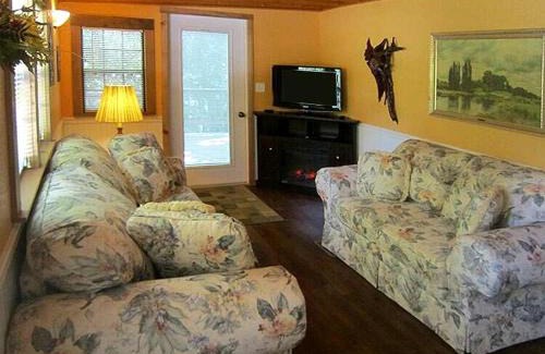 Inverness House | Waterfront Cabin Perfect for Families in Inverness, Florida