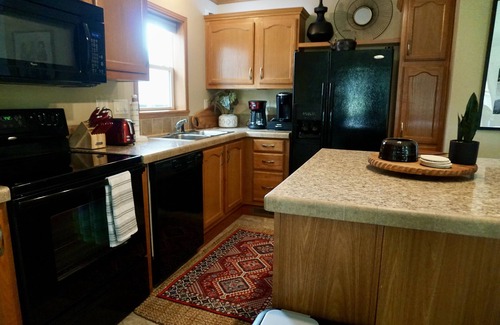 Potosi Cabin | Waterfront cabin with amazing views- Short drive to Dubuque,IA