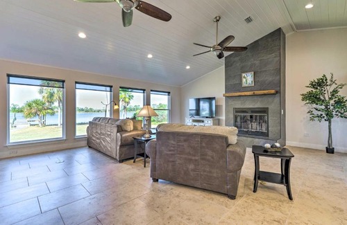 Callaway House | Waterfront Callaway Bayou Home with View and Boat Slip