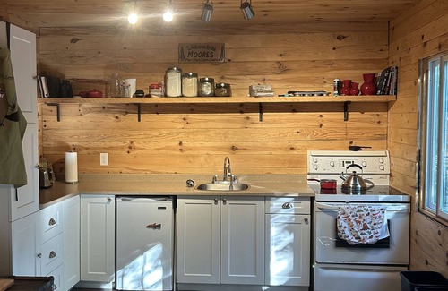 Unorganized Centre Parry Sound Cottage | Waterfront Cottage for Rent in Parry Sound Region n
