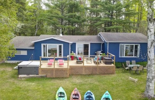Selwyn Cottage | Waterfront Cottage ~ Fireplace ~ Kawartha