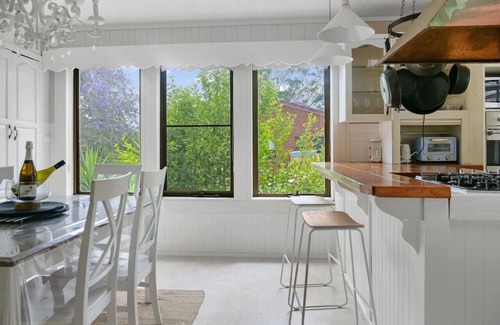 Wollongong Cottage | Waterfront Cottage Haven near Shellharbour Beach