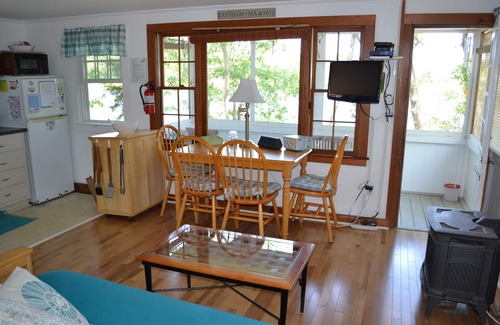 Eastham Cottage | Waterfront Cottage On Minister's Pond W/Private Beach, Dock, Rowboats