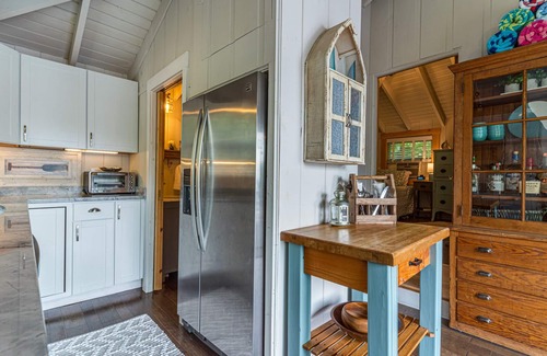 Hebron Cottage | Waterfront, dock, bring your boat