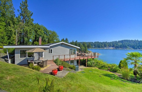 Gig Harbor House | Waterfront Gig Harbor Home with Furnished Deck