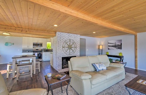 Gig Harbor House | Waterfront Gig Harbor Home with Furnished Deck
