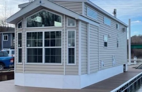 Bridgewater Boat Rental | Waterfront Glamping Escape Cozy Floating Cottages on the Peaceful Beaver River