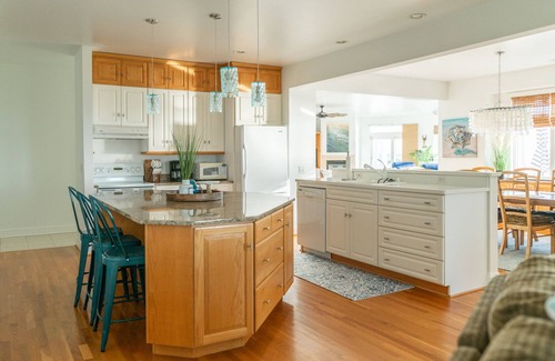 Davis Wharf House | Waterfront, Gorgeous 4 BDR, 3 BA Beautiful views & sunsets