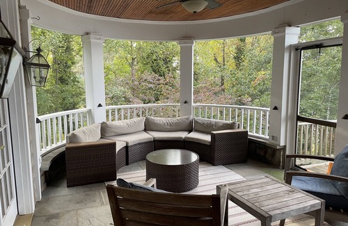 Edgewater House | Waterfront Home to Enjoy