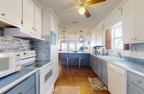 Royal Lagoons House | Waterfront home with bay & sound views, deck, grill, W/D, & AC