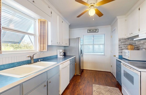 Royal Lagoons House | Waterfront home with bay & sound views, deck, grill, W/D, & AC