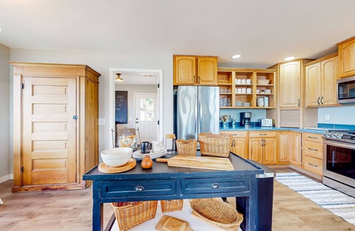 Shelton House | Waterfront home with 115' of private beach, 4 kayaks, firepit & stunning views