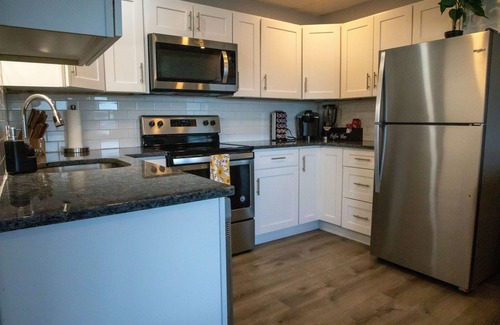 Conning Towers Nautilus Park Apartment | Waterfront Home with a View