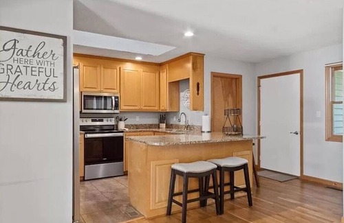 Henrico House | Waterfront Home with kayaking & pets allowed
