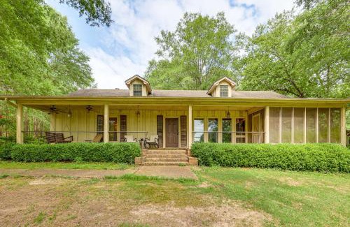 Arkadelphia House | Waterfront Home with Playground Near DeGray and Caddo!