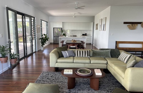 River Heads House | Waterfront house at the gateway to Kgari and the Sandy Straits