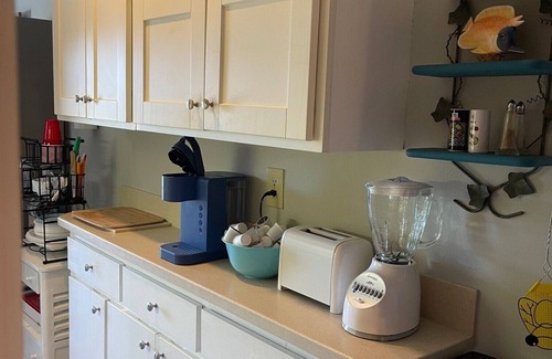 North Shore Condo | WATERFRONT -IMMACULATE-GORGEOUS SUNSETS! RESTAURANTS AND ENTERTAINMENT CLOSE BY