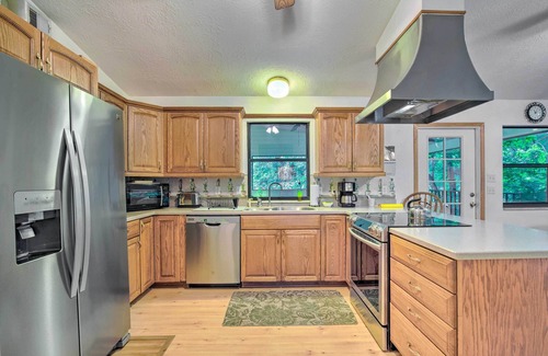 Inglis House | Waterfront Inglis Getaway w/Dock: 5 Mi to Gulf