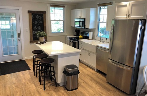 Hastings House | Waterfront Kawartha Sunsets! Year Round!