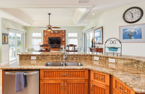 Butler Beach House | Waterfront | Kayaks | Bikes | New Everything!
