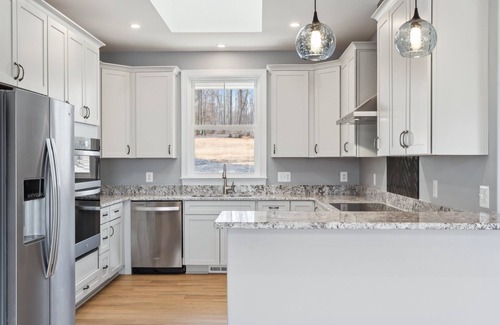 Mineral House | Waterfront! Laid Back at Lake Anna, new home, deep water cove, dock, fire pit!