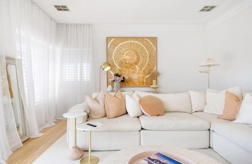 Sandy Bay House | Waterfront luxe- a Hobart oasis