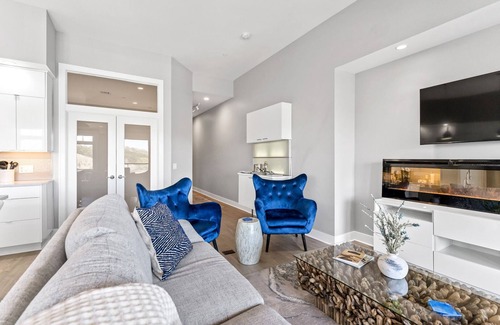 Grand Haven Condo | Waterfront, Musical Fountain, Lake MI views, luxury condo downtown