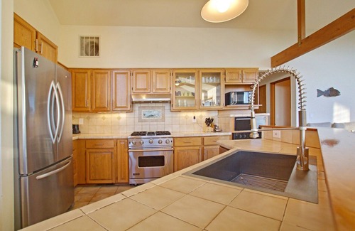 Friday Harbor House | Waterfront! Near Beach! Hot Tub! (orca)