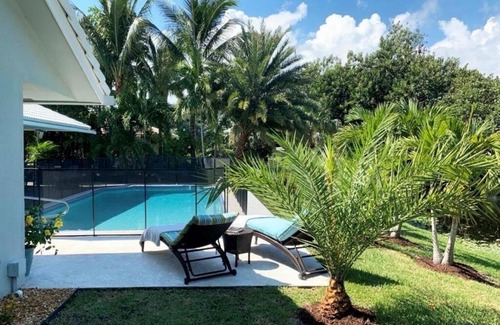 Lake Ida Shores Villa | Waterfront Oasis w/Pool Minutes to Downtown!