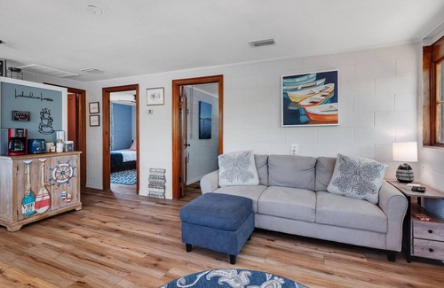 Telogia House | Waterfront on Lake Talquin - Free Kayaks - Near FSU - 2 Story Dock - Fire Pit
