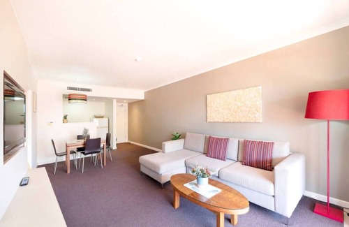 Darwin City Centre Apartment | Waterfront on the Esplanade with Tropical Pool