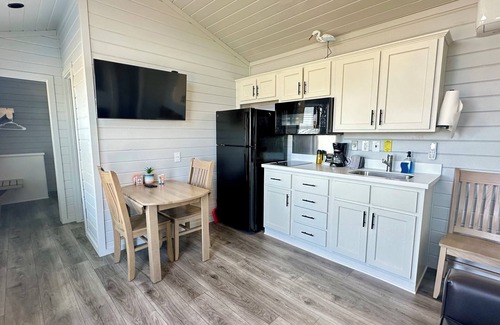 Gilchrist House | Waterfront on the Bay*Close to Beach*Brand New!