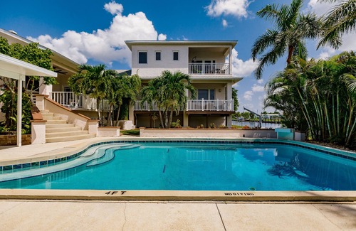 Edgewater Villa | Waterfront Paradise with heated pool and amazing views gulf access