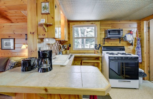 Pequot Lakes Cabin | Waterfront Pequot Lakes Cabin: Fire Pit + Views!