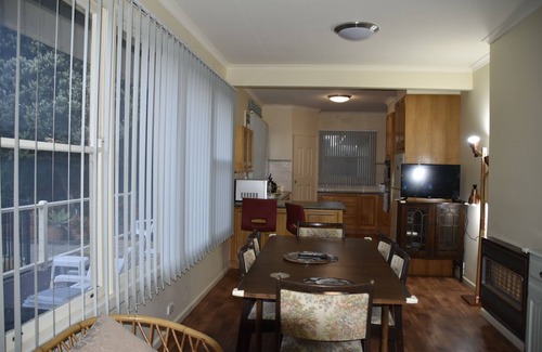 North Shore House | Waterfront Port Foreshore SpiritOf Tasmania View Geelong 12stay Pool next Avalon