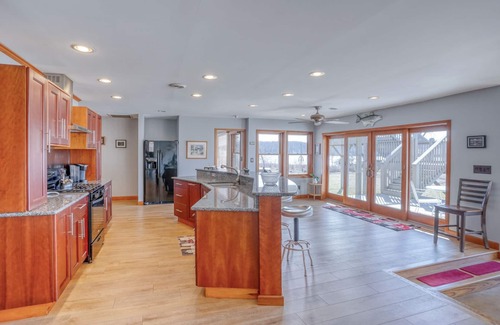 Elkton House | Waterfront Retreat for Weekends and More!