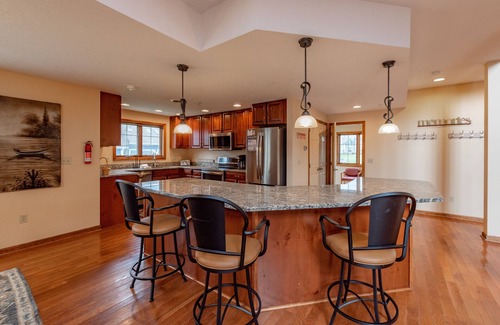 Waterfront Greens House | Waterfront Retreat: Lakefront, Golf Area, Indoor Pool, Dock Slip!
