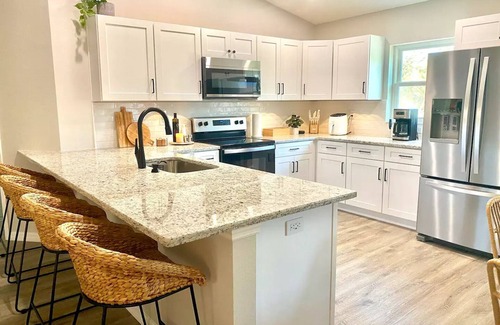 Homosassa Villa | Waterfront Retreat with Community Private Dock – Pet-Friendly!