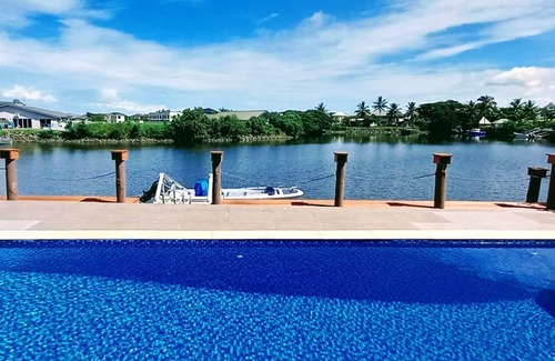 Wailoloa Apartment | Waterfront Sunset Apt Fantasy Island
