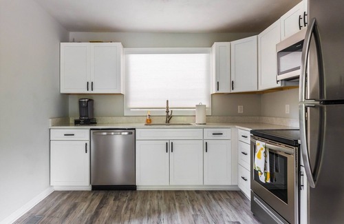 Dublin Cabin | Waterfront/Sunset Views/Amazing Dock on Claytor! 3BS6