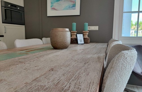 Loosdrecht House | Waterfront tranquility and comfort. Free parking.
