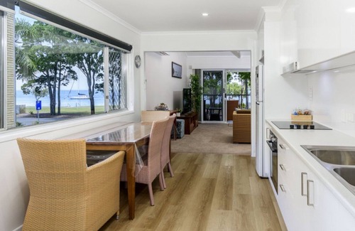 Bongaree Apartment | Waterfront Views from your Balcony