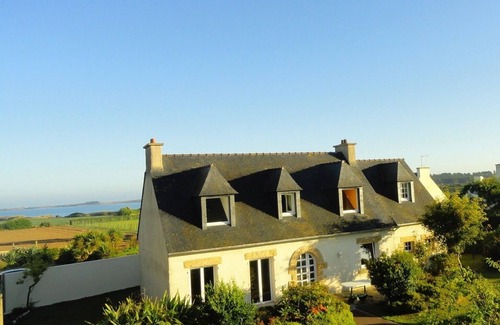 Plougoulm Villa | WATERFRONT VILLA BREATHTAKING VIEW OF THE SEA AND THE ISLAND OF SIECK GR34 ENCLOSED GROUNDS