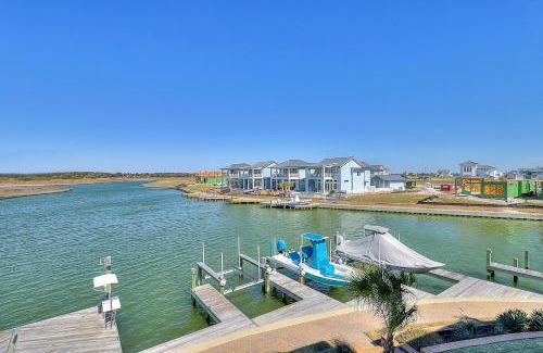 Rockport Apartment | Waterfront Villa on St Charles Bay