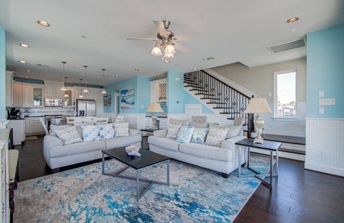 Galveston House | Waterfront W/Community Pool & 5 Min to Beach!