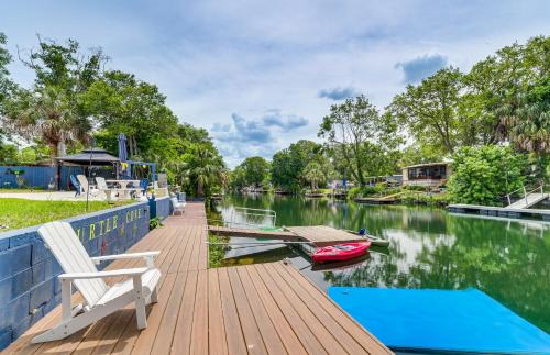 Weeki Wachee Gardens House | Waterfront Weeki Wachee Home with Kayaks!